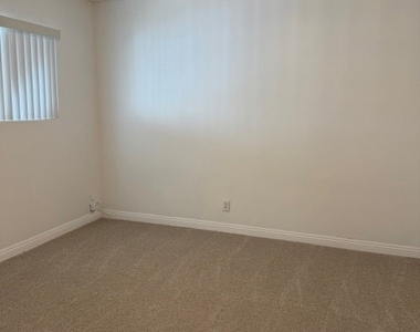 1502 Mariposa - Photo Thumbnail 4