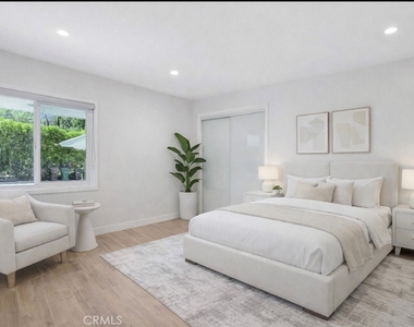 4450 Hayvenhurst - Photo Thumbnail 17