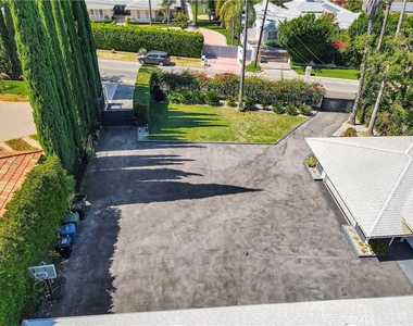 4450 Hayvenhurst - Photo Thumbnail 23