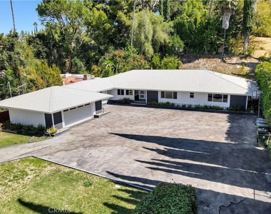 4450 Hayvenhurst - Photo Thumbnail 2
