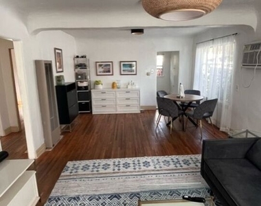 4354 Coolidge Avenue - Photo Thumbnail 3