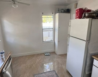 4354 Coolidge Avenue - Photo Thumbnail 8