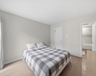 1342 Stanford Street - Photo Thumbnail 17