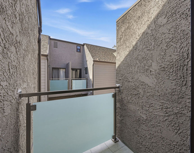 1342 Stanford Street - Photo Thumbnail 18