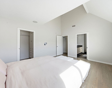 1342 Stanford Street - Photo Thumbnail 14