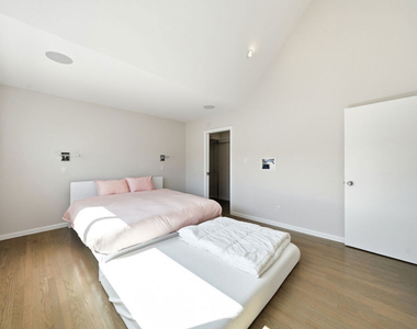 1342 Stanford Street - Photo Thumbnail 13