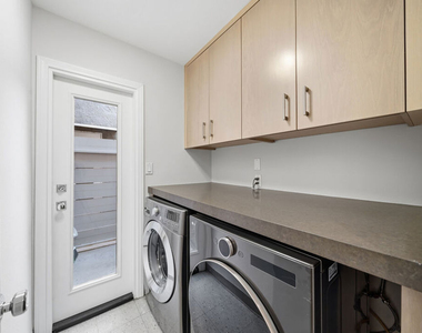 1342 Stanford Street - Photo Thumbnail 10
