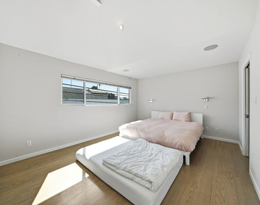 1342 Stanford Street - Photo Thumbnail 12