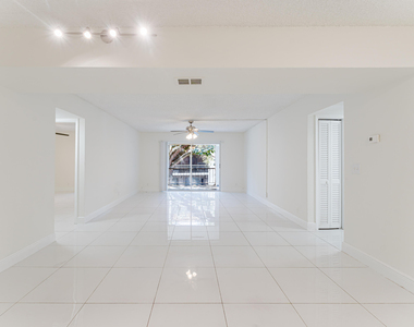 606 Nw 13th Street - Photo Thumbnail 4