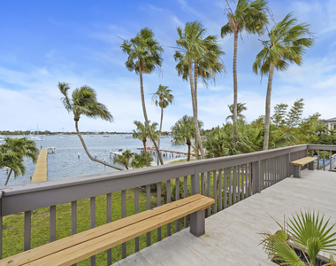 122 S Lake Drive - Photo Thumbnail 15