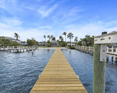 122 S Lake Drive - Photo Thumbnail 18