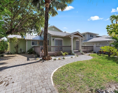 122 S Lake Drive - Photo Thumbnail 9