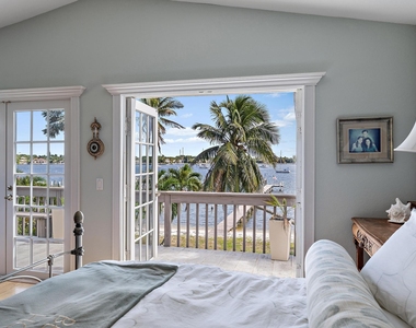 122 S Lake Drive - Photo Thumbnail 7