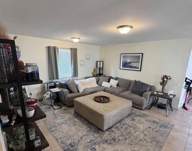 518 E Penn Street - Photo Thumbnail 7