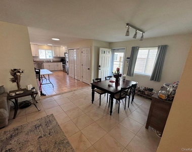 518 E Penn Street - Photo Thumbnail 5