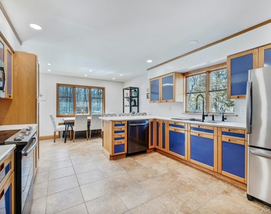 2905 Private Road - Photo Thumbnail 9