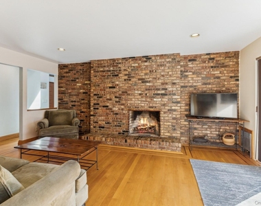 2905 Private Road - Photo Thumbnail 6