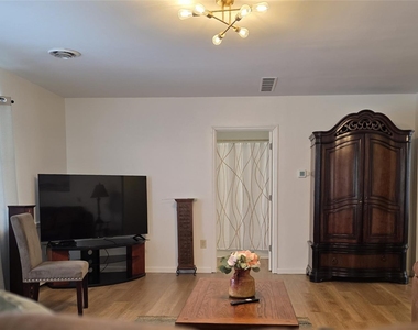 90 West Market - Photo Thumbnail 6