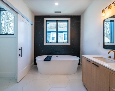 23 Poplar Street - Photo Thumbnail 19