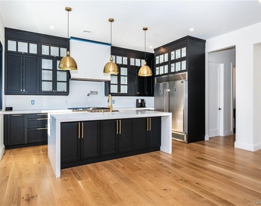 23 Poplar Street - Photo Thumbnail 5