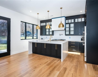 23 Poplar Street - Photo Thumbnail 3