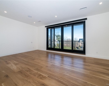 23 Poplar Street - Photo Thumbnail 15