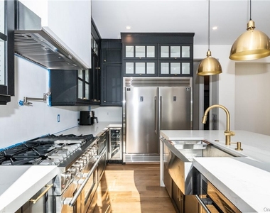 23 Poplar Street - Photo Thumbnail 6