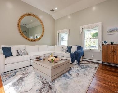 525 Rocky Point Road - Photo Thumbnail 10