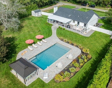 525 Rocky Point Road - Photo Thumbnail 3