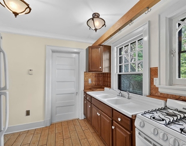 27 Webb Lane - Photo Thumbnail 12