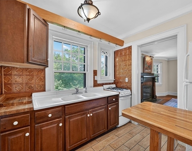 27 Webb Lane - Photo Thumbnail 16