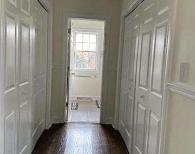 209 Samuel Court - Photo Thumbnail 37