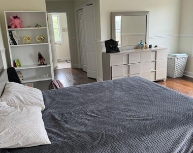 209 Samuel Court - Photo Thumbnail 42