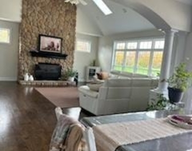 209 Samuel Court - Photo Thumbnail 12