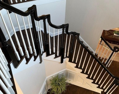 209 Samuel Court - Photo Thumbnail 30