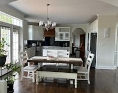 209 Samuel Court - Photo Thumbnail 21