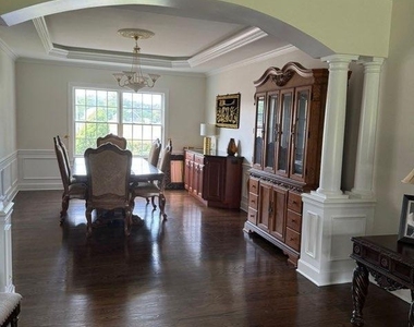 209 Samuel Court - Photo Thumbnail 23