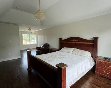 209 Samuel Court - Photo Thumbnail 36