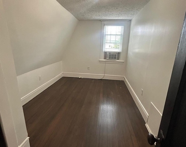 272 Lake Avenue - Photo Thumbnail 11