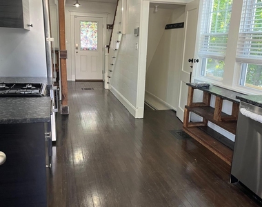 272 Lake Avenue - Photo Thumbnail 2