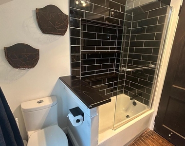 272 Lake Avenue - Photo Thumbnail 8