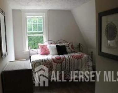 272 Lake Avenue - Photo Thumbnail 40