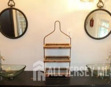 272 Lake Avenue - Photo Thumbnail 32