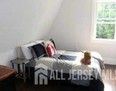 272 Lake Avenue - Photo Thumbnail 36