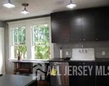 272 Lake Avenue - Photo Thumbnail 33
