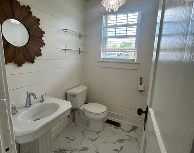272 Lake Avenue - Photo Thumbnail 16