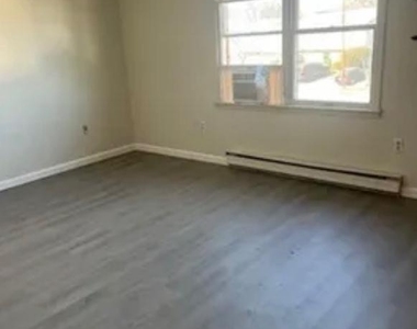 1105 Franklin Street - Photo Thumbnail 4