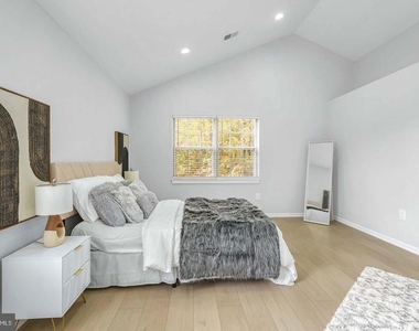 12672 Catawba Drive - Photo Thumbnail 14
