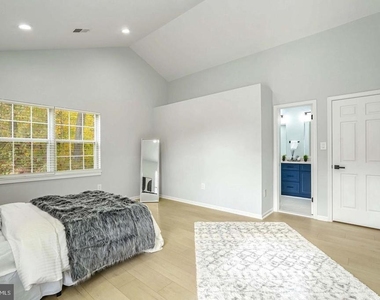 12672 Catawba Drive - Photo Thumbnail 15