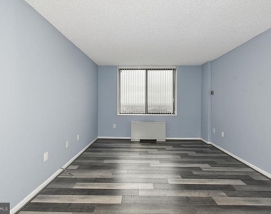 3701 S George Mason Drive - Photo Thumbnail 9